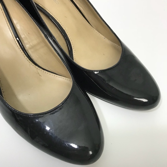 Bandolino Black Pumps. Size 7 M - Picture 4 of 8